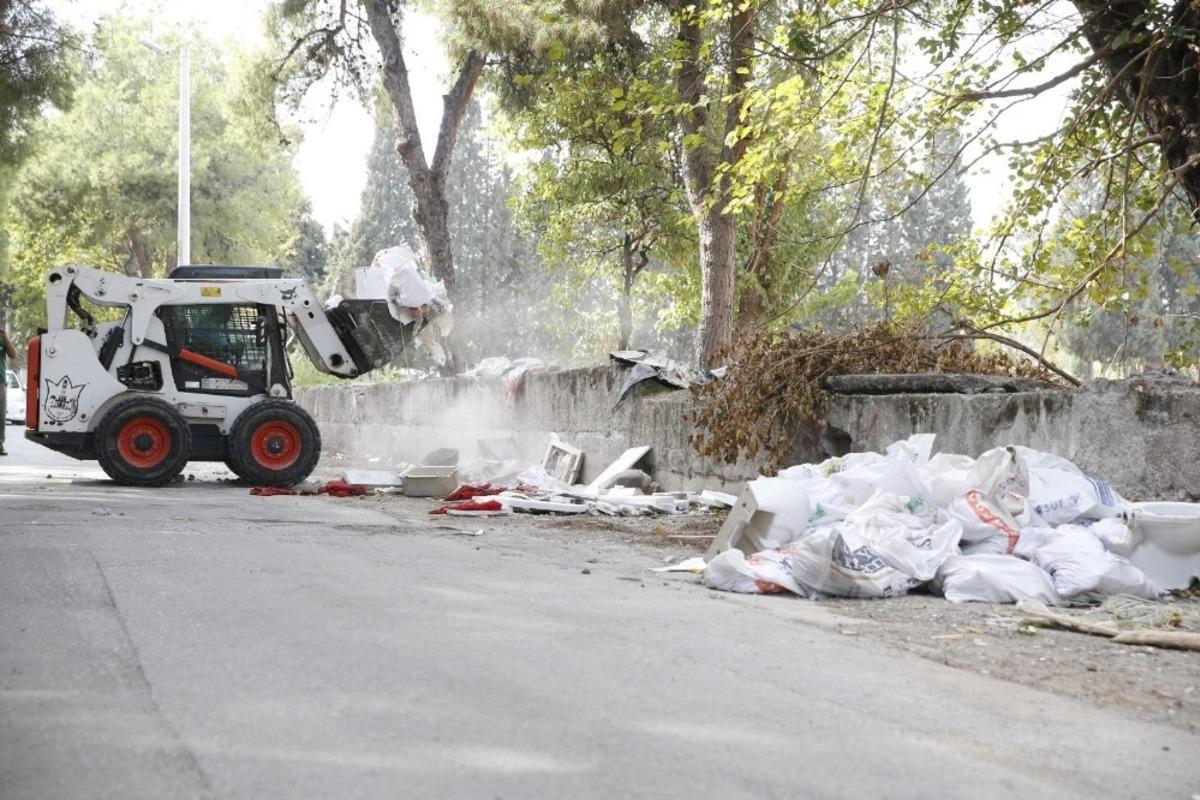 Konak&rsquo;ta 7/24 molozla m&uuml;cadele