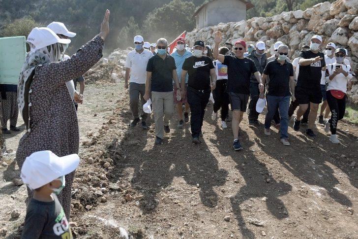 Başkan Seçer, vatandaşlarla ‘Cumhuriyet Yürüyüşü’ yaptı G2