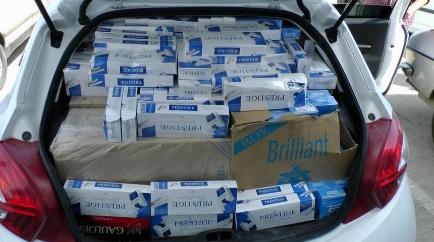 Bin 701 paket ka&ccedil;ak sigara ele ge&ccedil;irildi