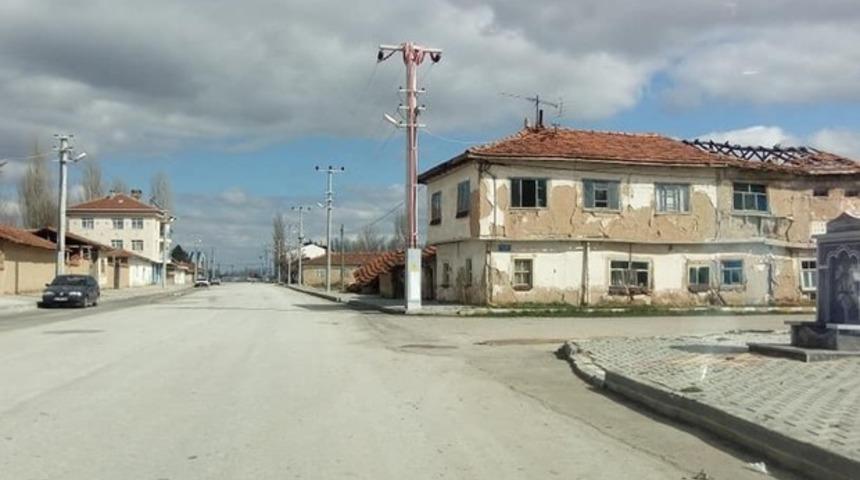 Aslanapa&rsquo;da k&ouml;y odaları kapatıldı