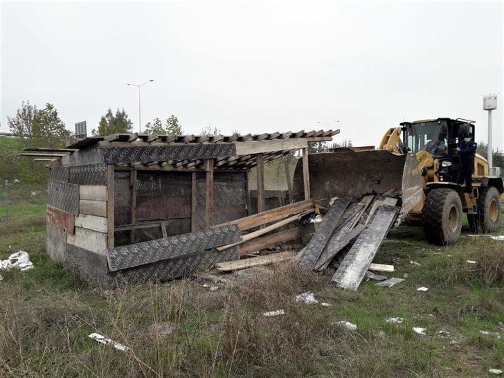 Osmangazi’de kaçak ahır, kümes ve barakalar yıkıldı G4