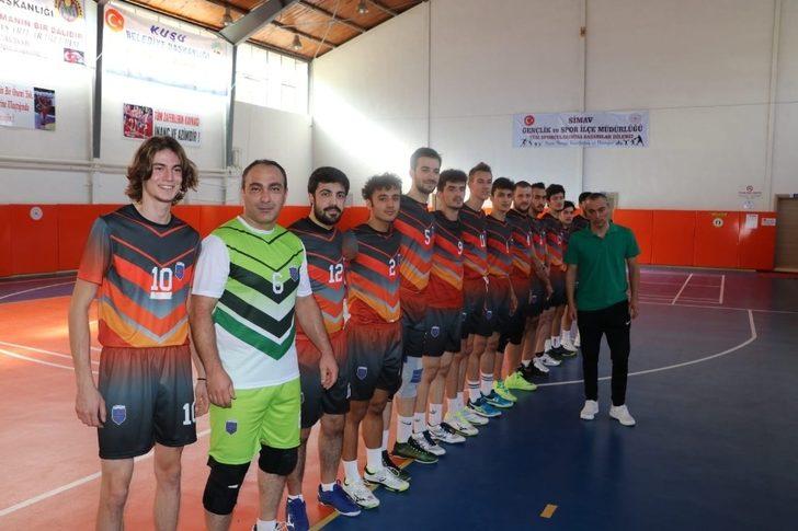 Şeref Koleji Erkek Voleybol Takımı dolu dizgin G3