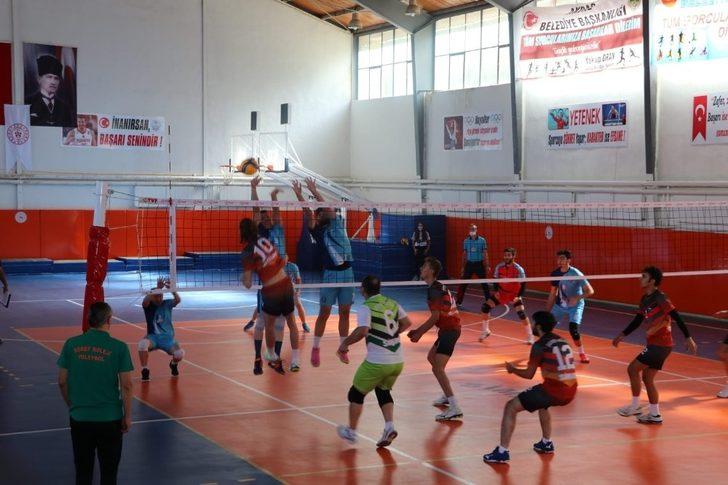Şeref Koleji Erkek Voleybol Takımı dolu dizgin G4