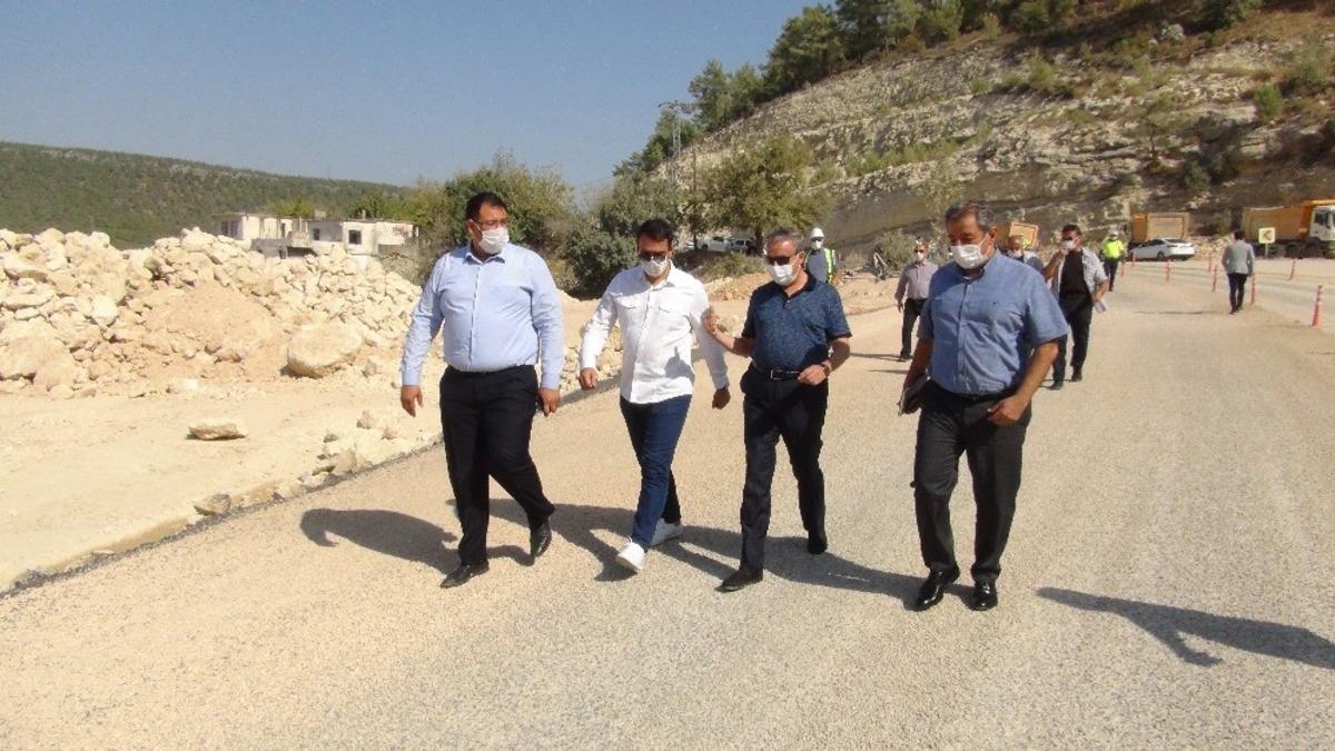 Vali Su, ulaşıma a&ccedil;ılan Silifke-Mut karayolunda incelemelerde bulundu