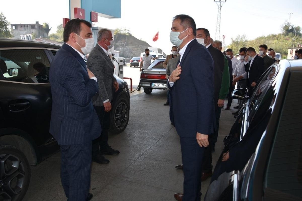 AK Parti Milletvekilleri muhtarlarla buluştu