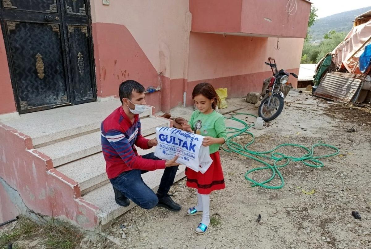 Akdeniz Belediyesi, bin 500 &ouml;ğrenciye kırtasiye desteği verecek