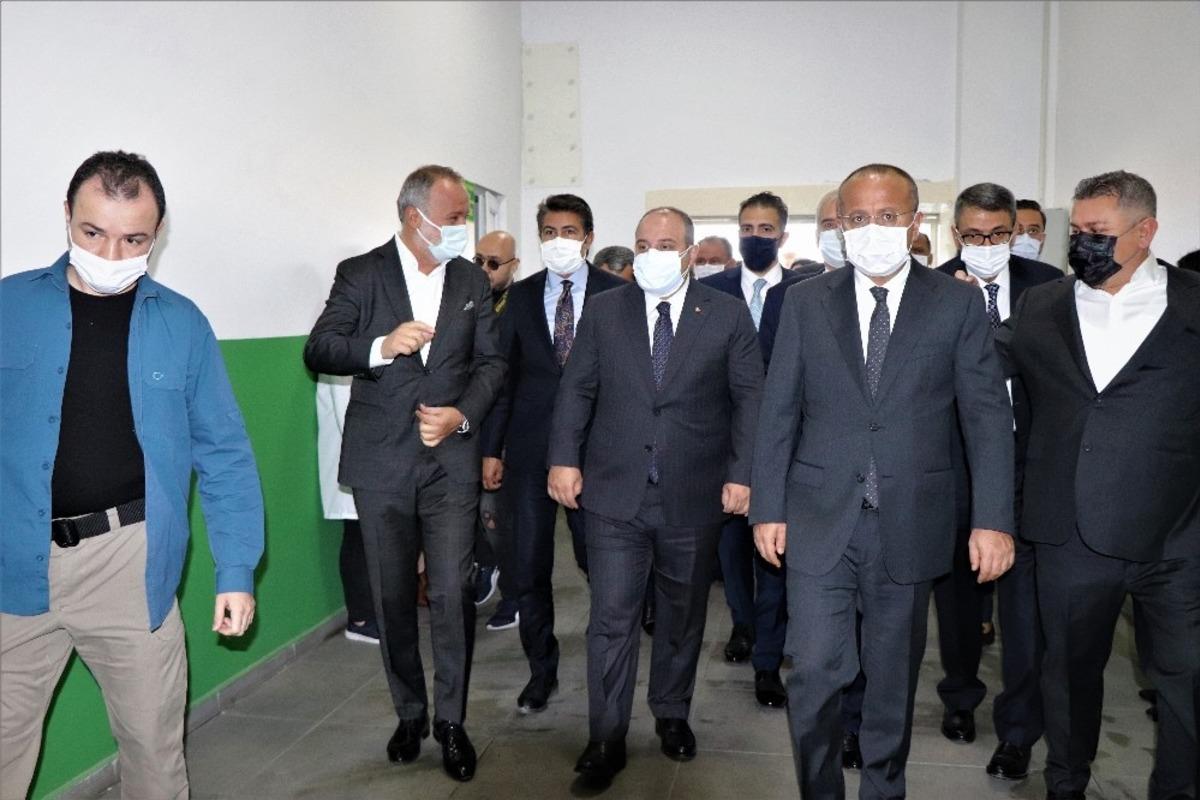 Bakan Varank, Denizli &Ccedil;ardak OSB&rsquo;de incelemelerde bulundu