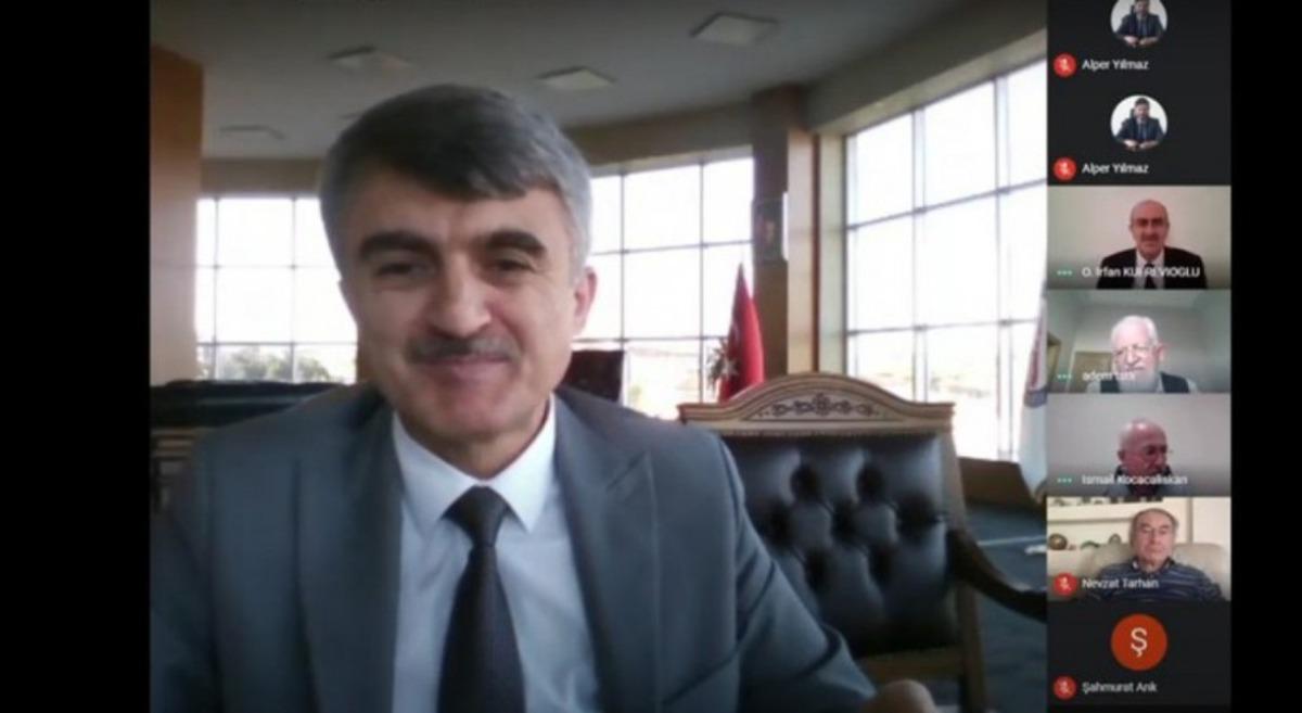 Kongrenin sonu&ccedil; bildirgesini Rekt&ouml;r Uysal okudu