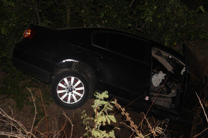 Tarlaya uçan araçtan kendi çabaları ile kurtulan yaralı kadın tir tir titredi G4