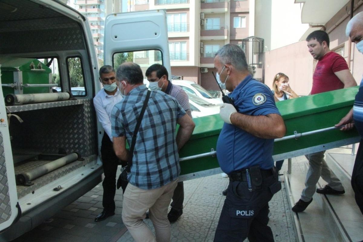 17 yaşındaki gen&ccedil; evinde &ouml;l&uuml; bulundu