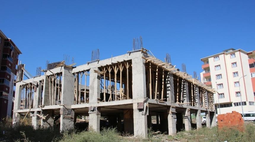 Oltu Yasin Haşimoğlu Mahallesi&rsquo;ne bin kişilik cami yapılıyor