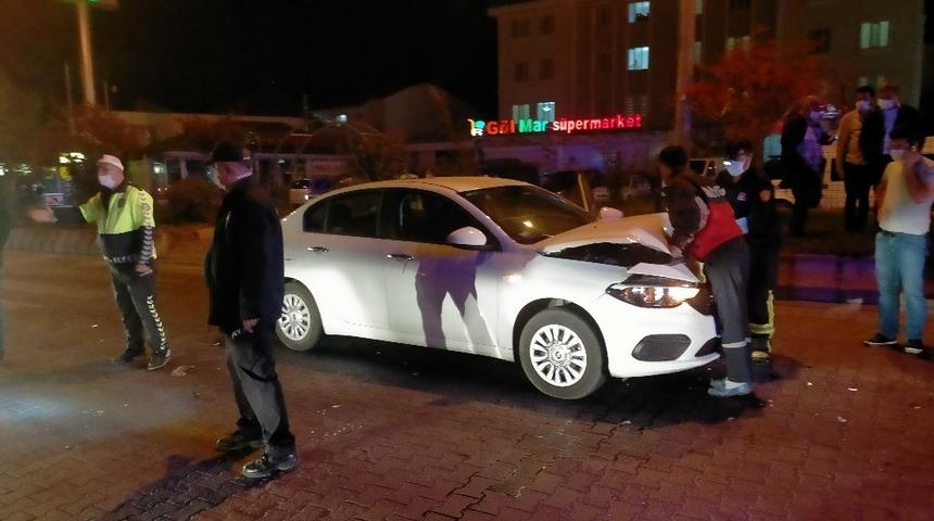 Otomobiller &ccedil;arpıştı: 5 yaralı