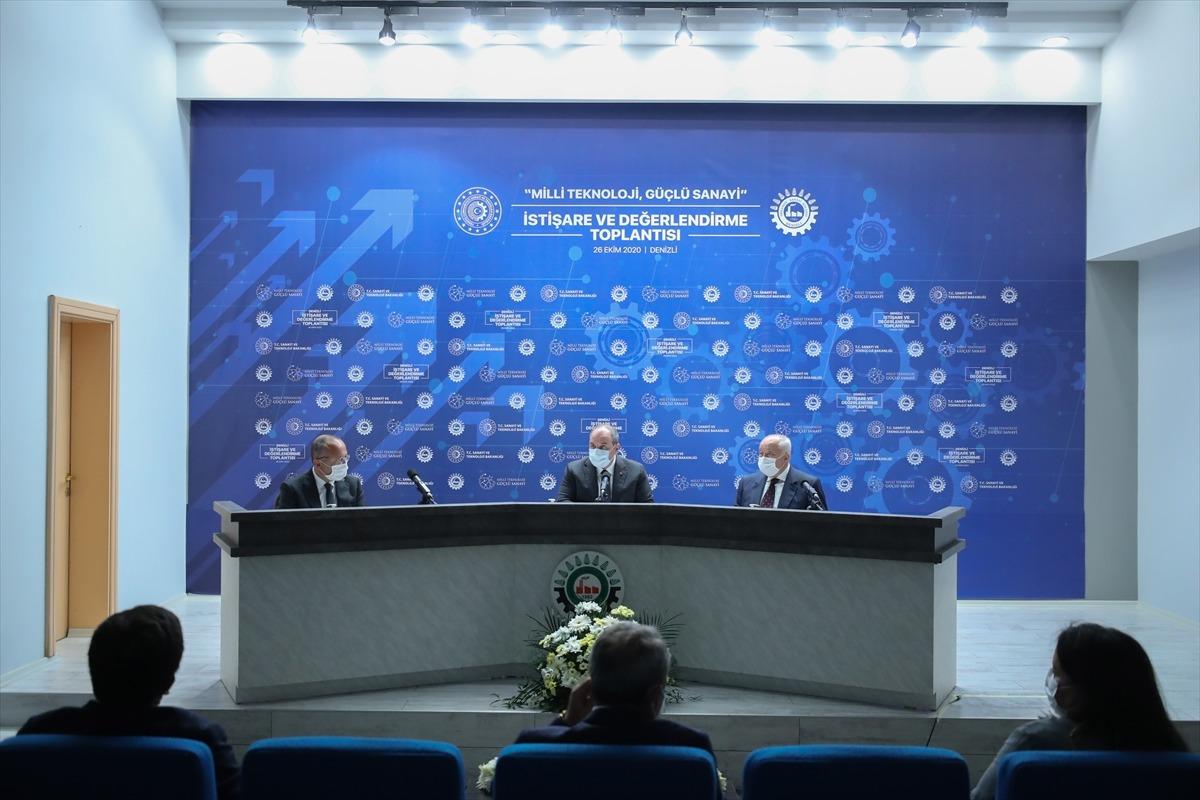 Sanayi ve Teknoloji Bakanı Varank, Denizli'de iş d&uuml;nyasıyla buluştu