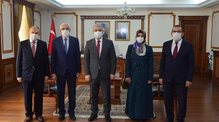 Kırşehir Valisi Akın, "Peygamber efendimizi daha iyi anlamaya çalışmalıyız"