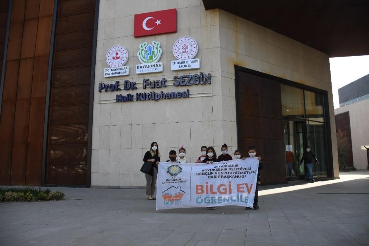 Diyarbakır&rsquo;da Bilgi Evi &ouml;ğrencileri, halk ve oyuncak k&uuml;t&uuml;phanelerini gezdi