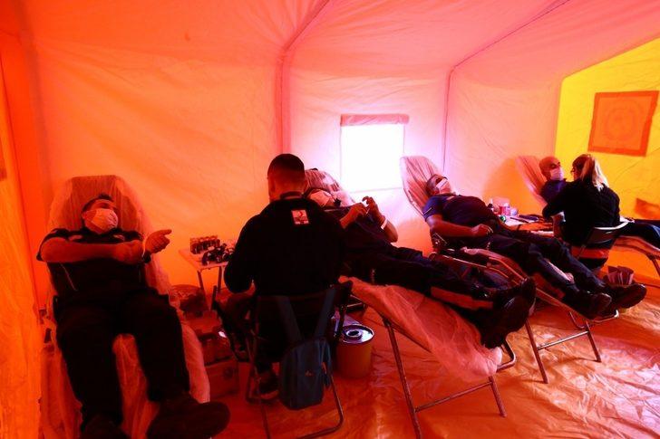 Ateş savaşçıları bu sefer kan vermek için seferber oldu G3