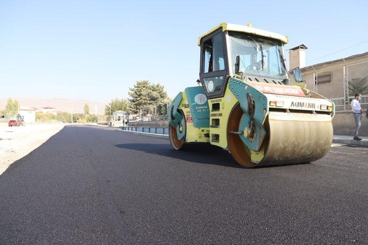 1129. sokakta yapılan asfalt çalışmalarında sona yaklaşıldı G3