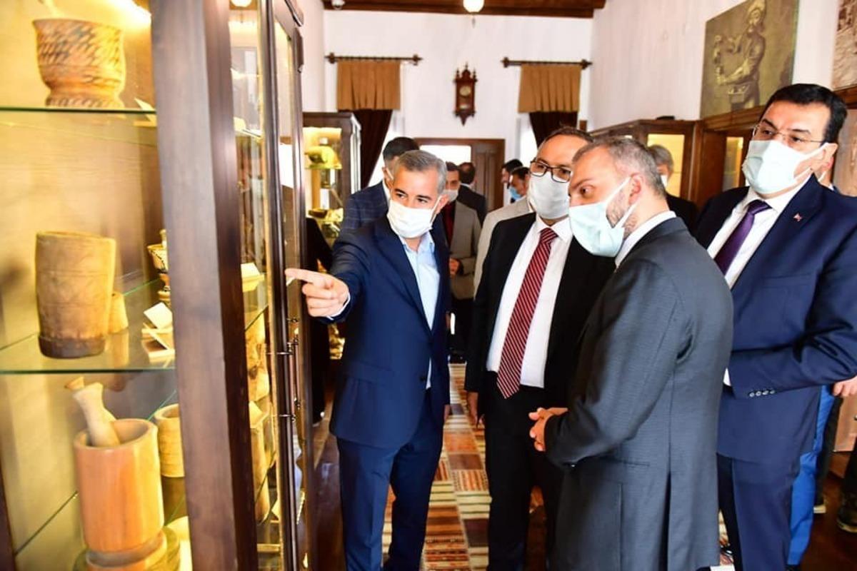 Ankara&rsquo;dan gelenlere 44 yıllık hatır kahvesi