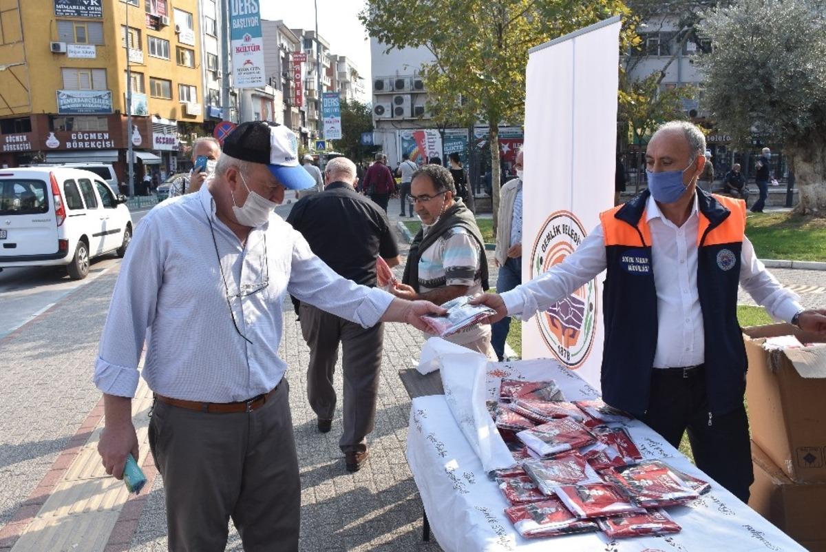 Gemlikliler &ldquo;İlelebet Cumhuriyet&rdquo; diyor