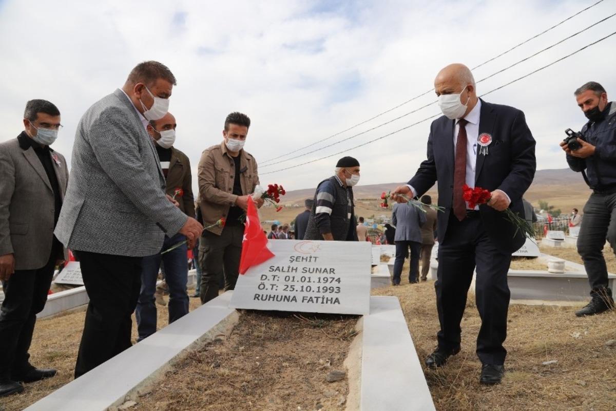 Sunar: &lsquo;Şehitlerimizi unutmayacak, unutturmayacağız&rsquo;