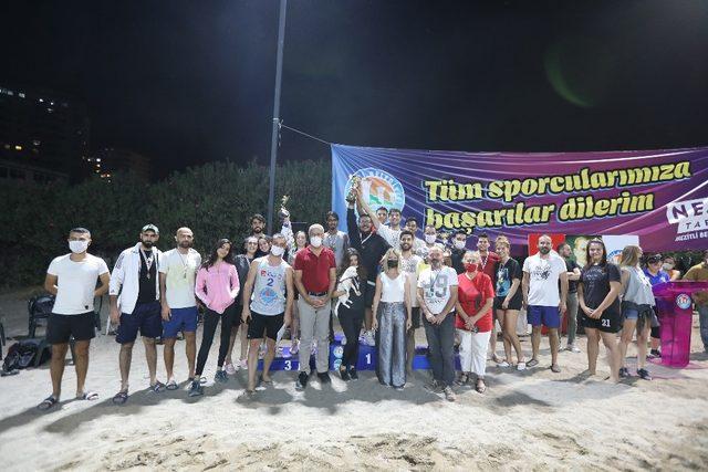 Cumhuriyet Plaj Voleybolu Turnuvasının kazananları belli oldu