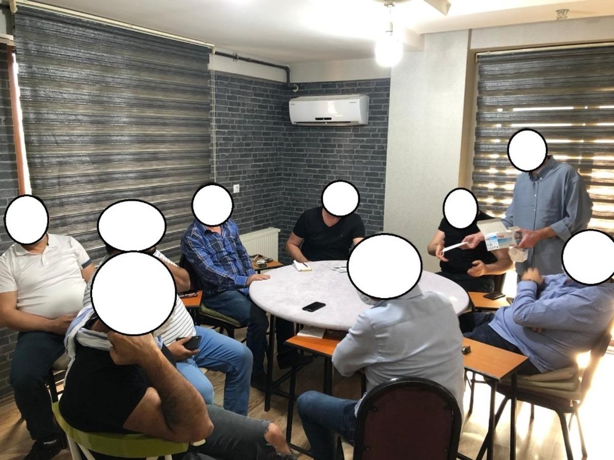 Kumar oynanan apart dairesinden 30 şahıs &ccedil;ıktı