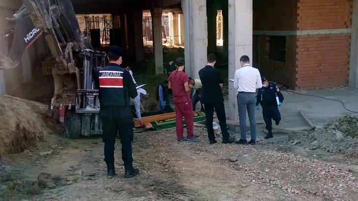 Tekirdağ'da devrilen iş makinesinin altında kalan işçi hayatını kaybetti G2