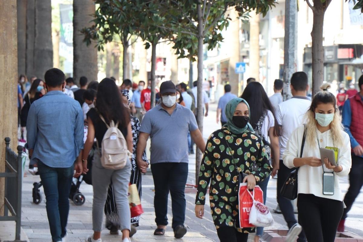 Denizli&rsquo;de pandemi kurallarına uymayan 475 kişiye 437 bin 882 TL ceza