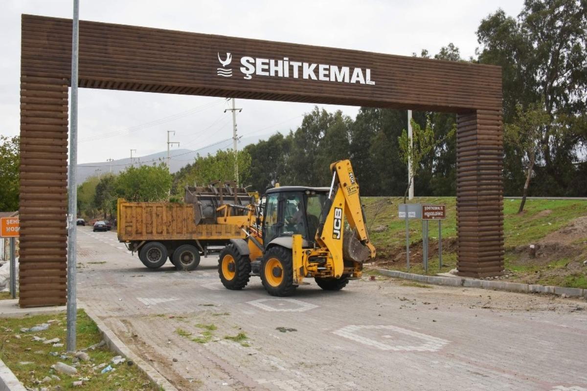 Aşağı Şehitkemal&rsquo;e Aliağa Belediyesinden hizmet yağmuru