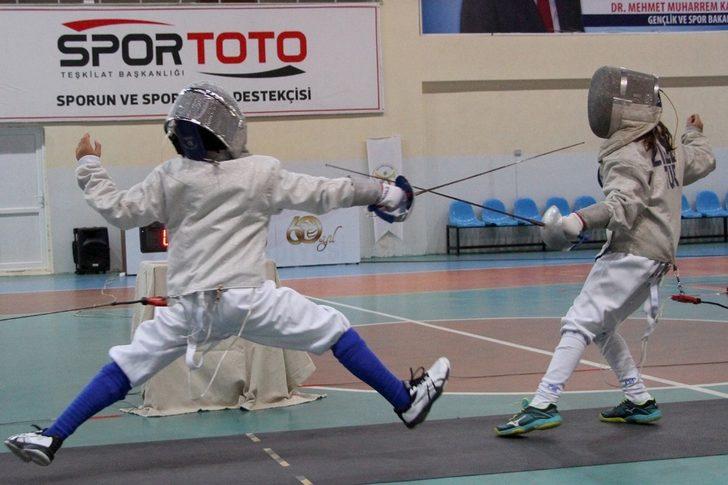 ’Eskrim Açık Kılıç Turnuvası’ Manisa’da başladı G3