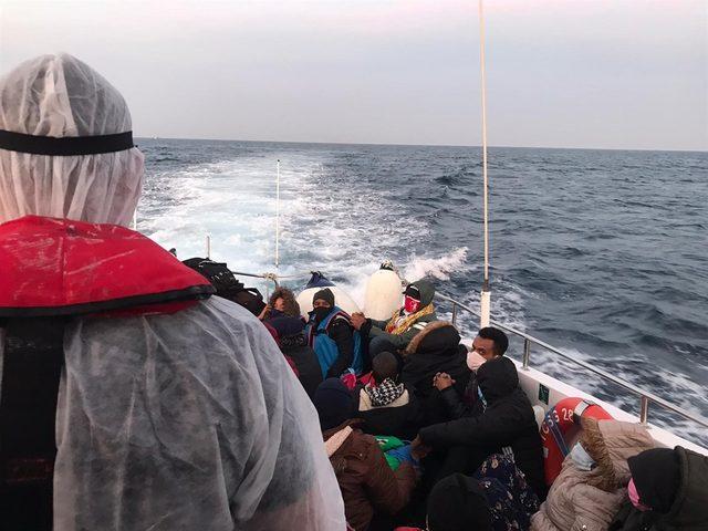Çanakkale'de Türk kara sularına itilen 34 yabancı uyruklu kurtarıldı<br />
