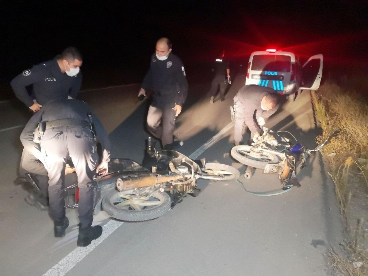 Motorlar hırsızı 2 gen&ccedil; &ccedil;aldıkları motorlarla polisten ka&ccedil;amadı