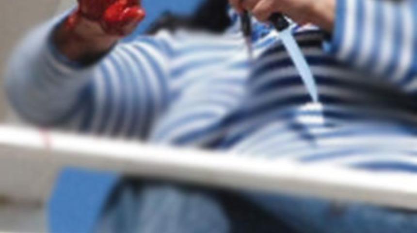 Aldatılan kadın kocasının cinsel organını kesti! 