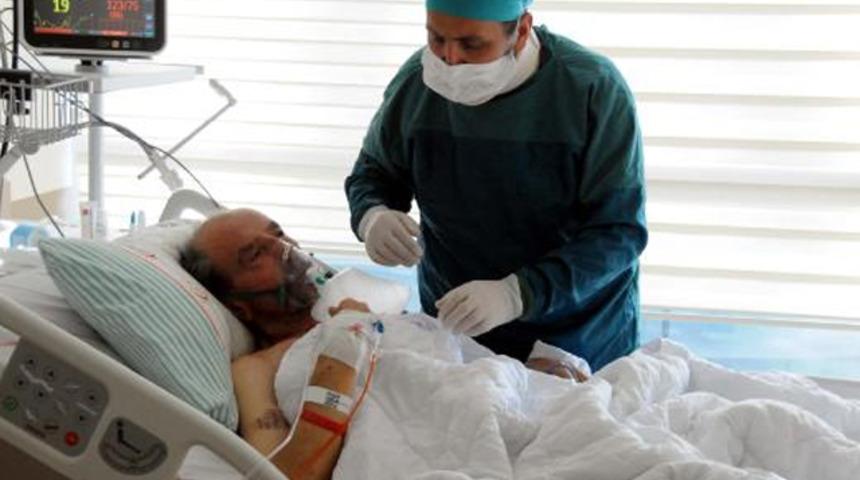 Acı olay! Hastaları arasında bulunan babasını koronavir&uuml;sten kaybetti