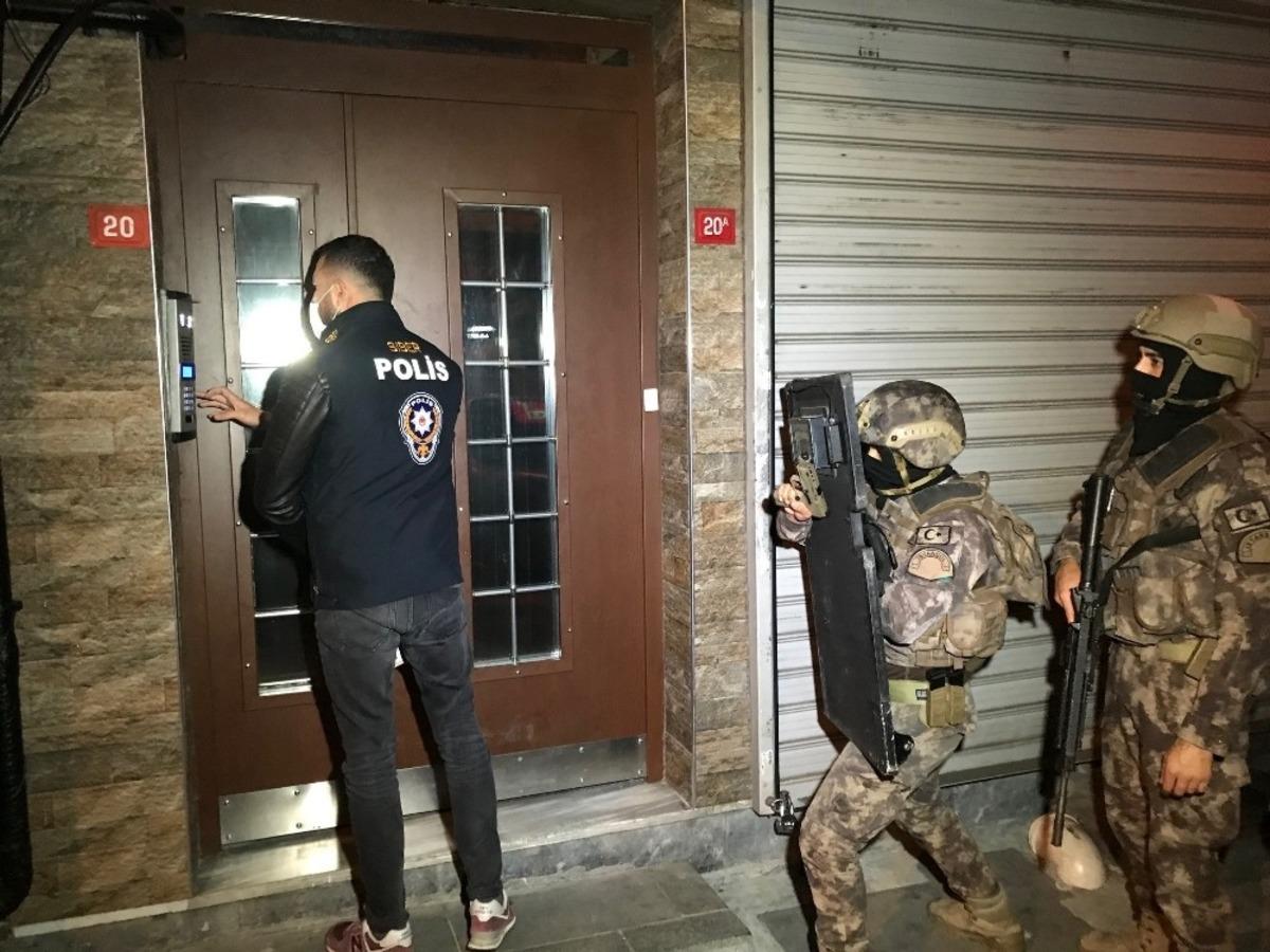 Yasa dışı bahisten kazandıkları paraları QR kodla &ccedil;ekmişler