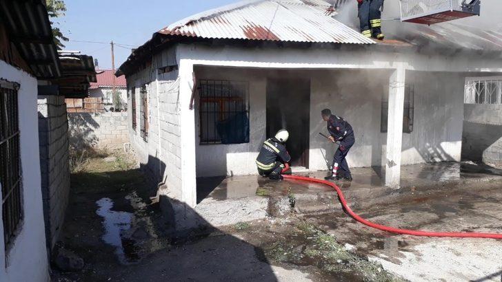 Erzincan’da ev yangını G3