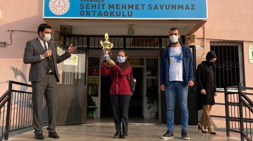 Manisalı &ouml;ğrenciden Zeka yarışmasında b&uuml;y&uuml;k başarı