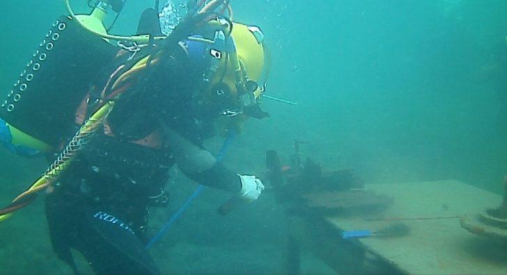 Suyun metrelerce altında ders görüyorlar G1