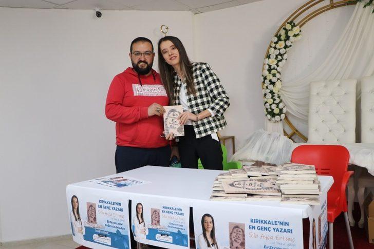 18 yaşındaki genç yazar okurlarıyla buluştu G1