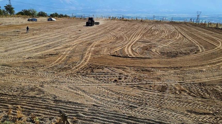 Kuyucak’ta futbol sahası için çalışmalar başladı