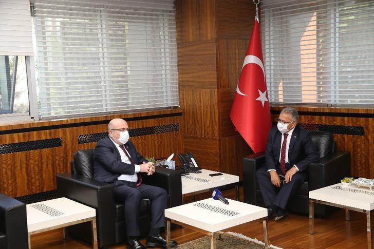 Rektör Karamustafa’dan Başkan Büyükkılıç’a teşekkür ziyareti G2