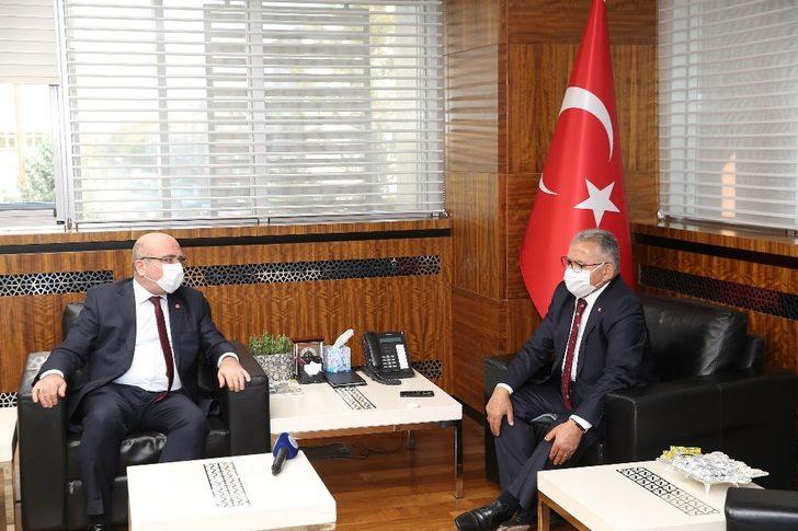 Rektör Karamustafa’dan Başkan Büyükkılıç’a teşekkür ziyareti G3