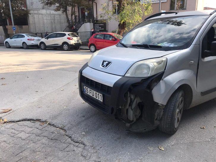 Bilecik’te hafif ticari araç ile motosikletin çarpıştı, 1 kişi yaralandı G3