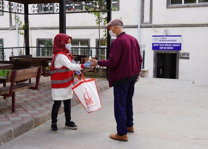 Keçiören’de öz kaynaklarla dezenfektan üretilip dağıtılıyor G5