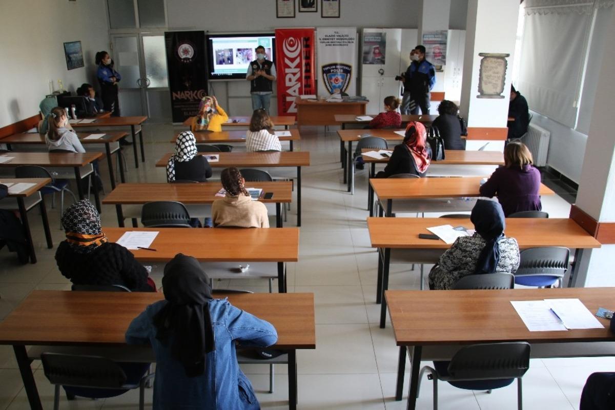 Elazığ&rsquo;da &lsquo;En İyi Narkotik Polisi, Anne&rsquo; projesi eğitimleri başladı