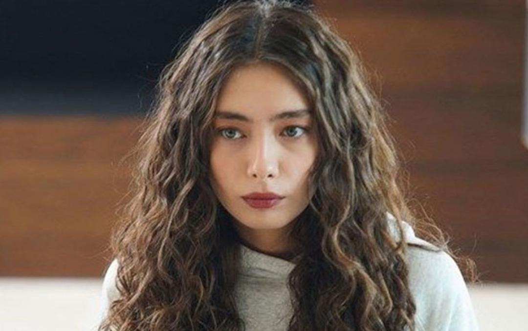 Neslihan Atag&uuml;l'&uuml;n annesi ile benzerliği şaşırttı