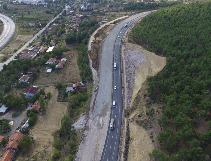Gediz-Simav-Demirci ayrımında yol yapım çalışmaları G1