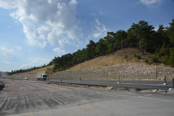 Gediz-Simav-Demirci ayrımında yol yapım çalışmaları G3