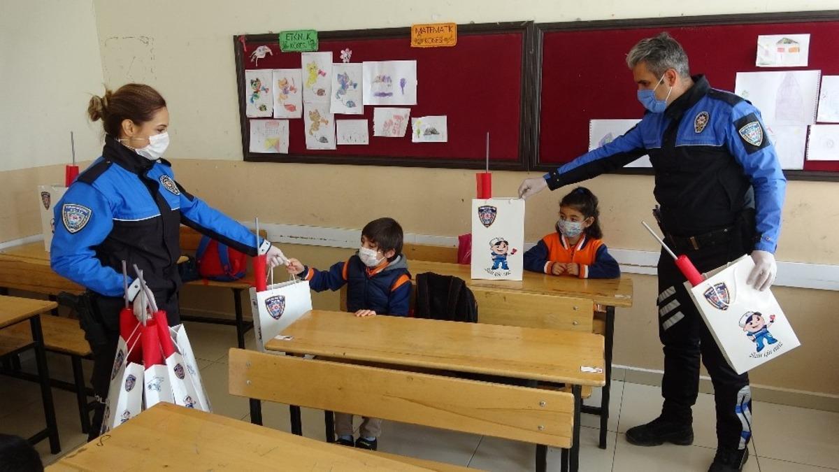 Van Emniyet M&uuml;d&uuml;rl&uuml;ğ&uuml;nden minikler i&ccedil;in anlamlı etkinlik