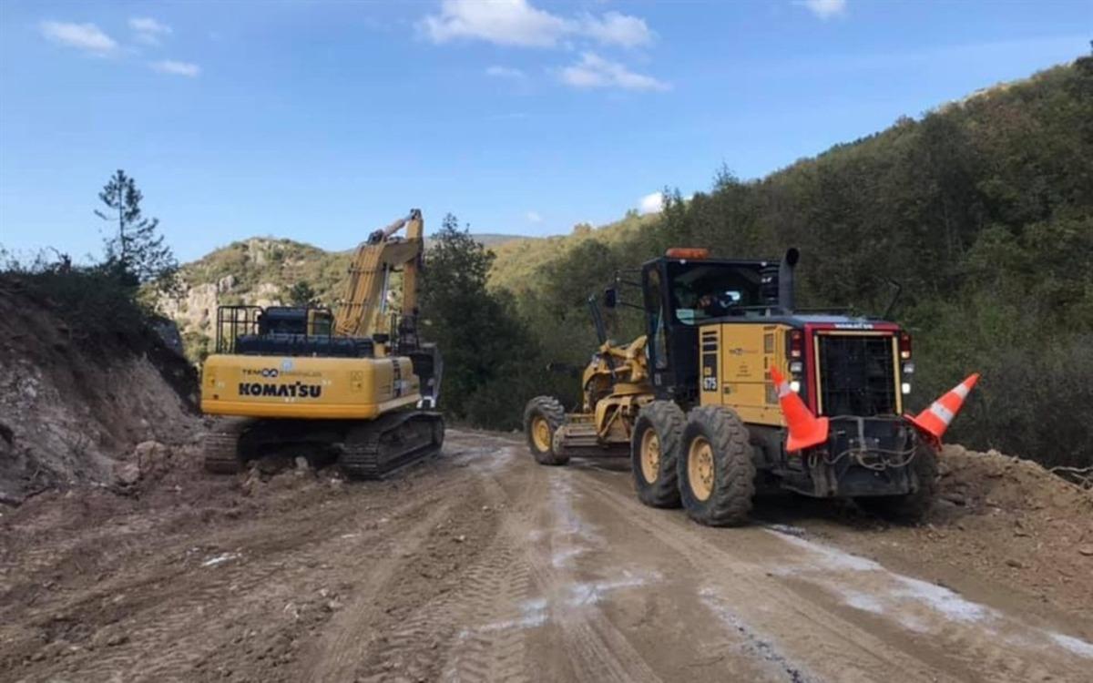 Kuş&ccedil;a&ouml;ren K&ouml;y&uuml; yolu onarım &ccedil;alışmaları devam